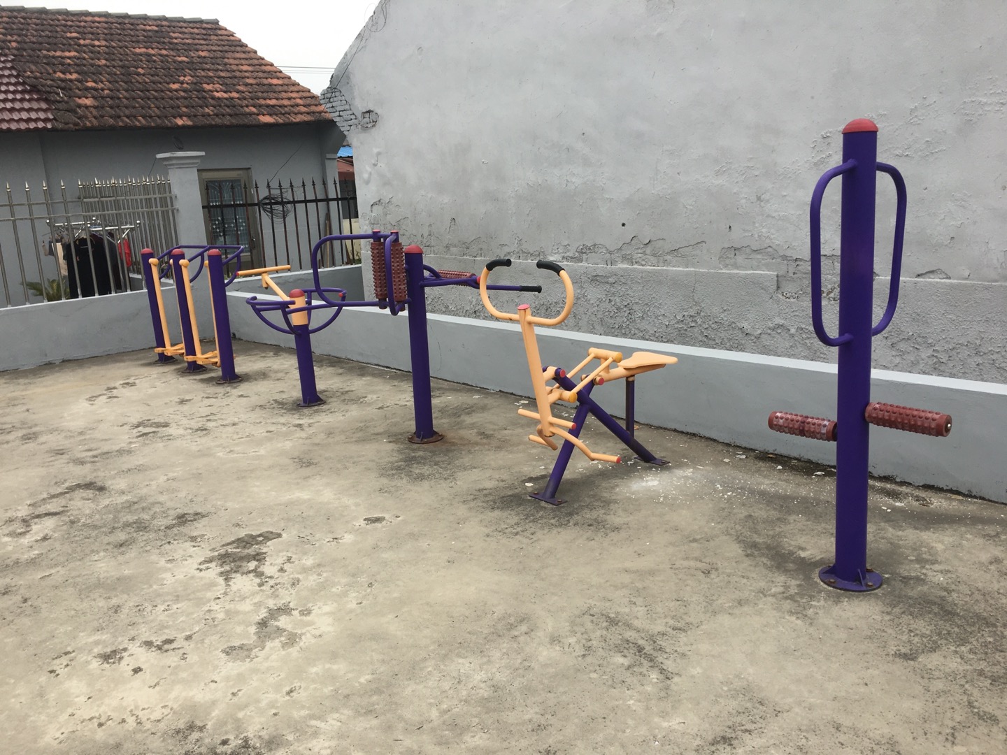 老港鎮(zhèn)建港村民委員會21組健身苑點