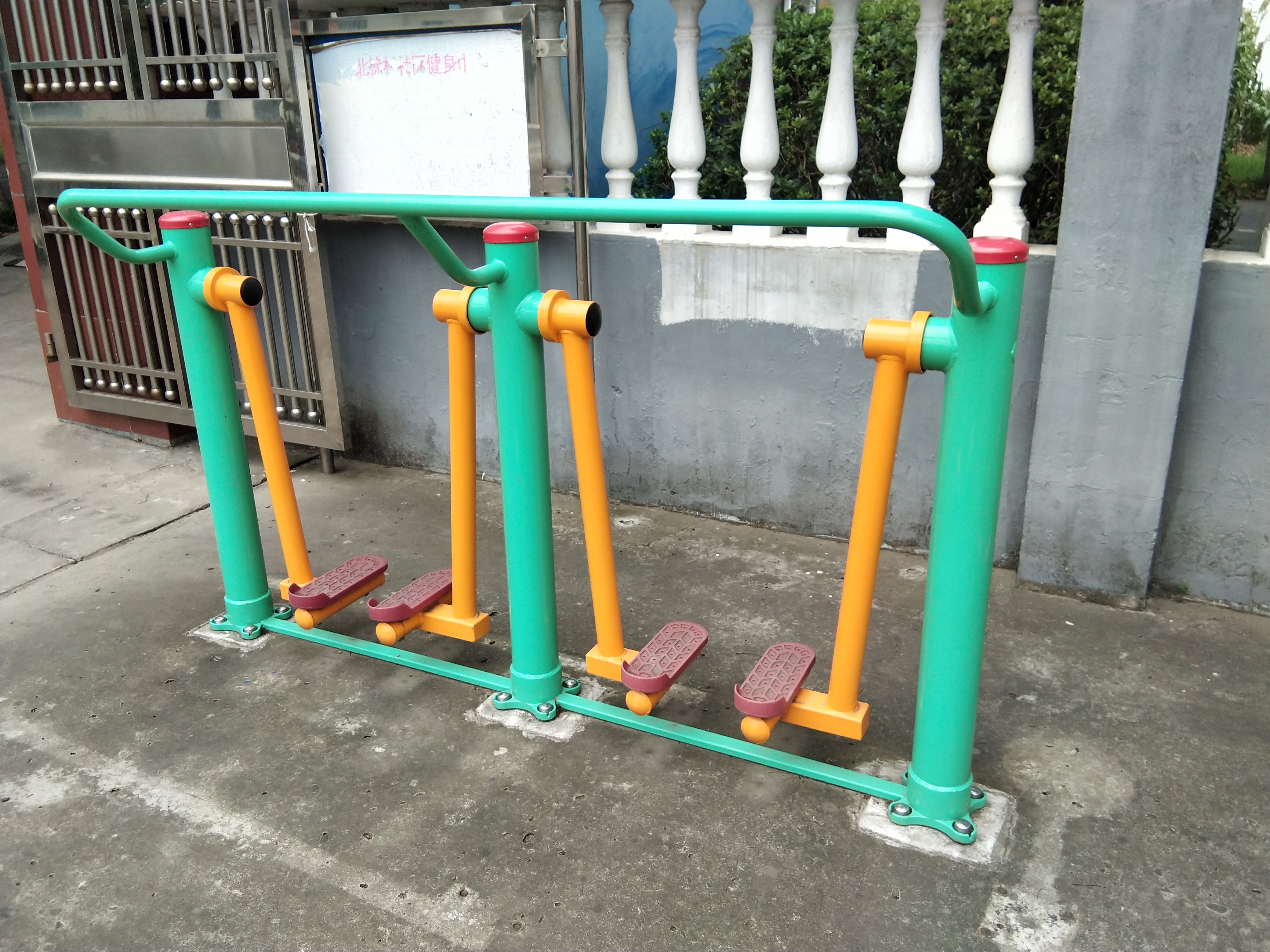 雙位太空漫步機(jī)