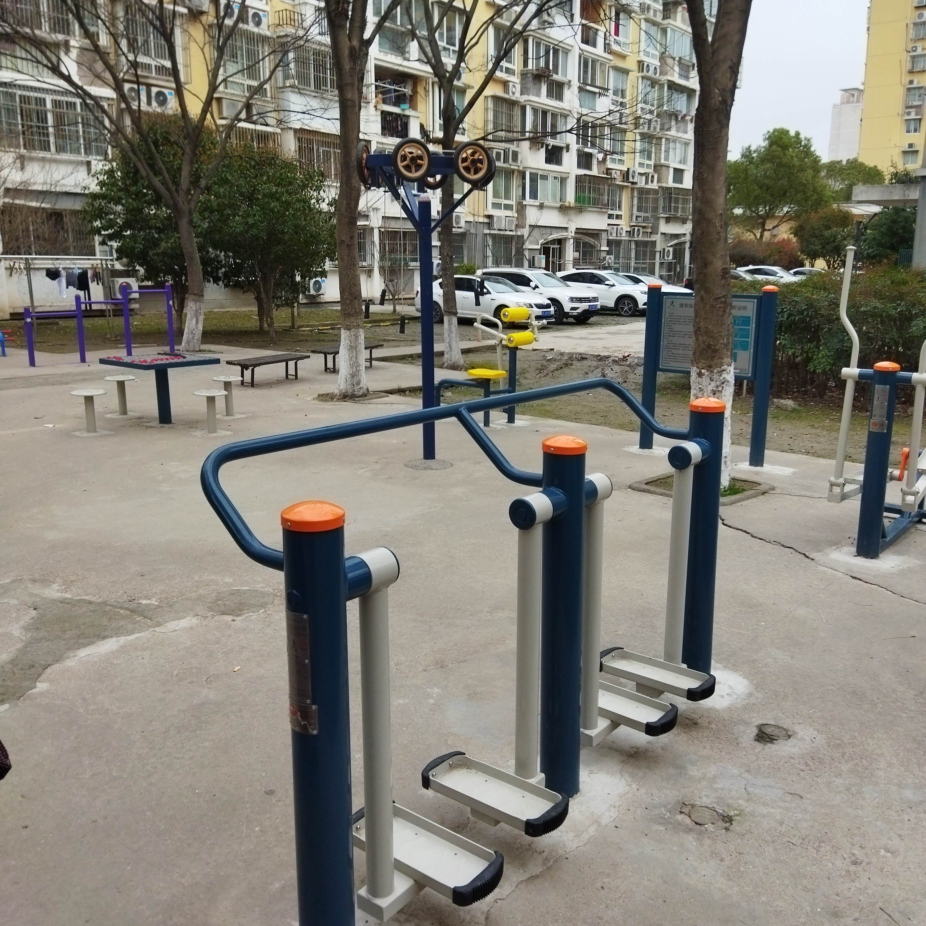 金楊一居小區(qū)健身點