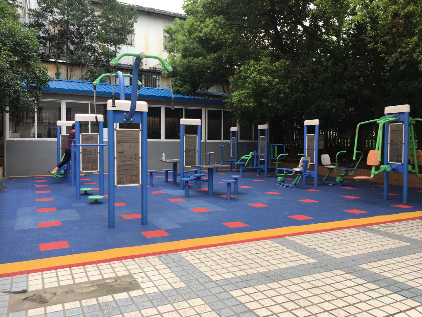 桃園新村居委健身點（1）