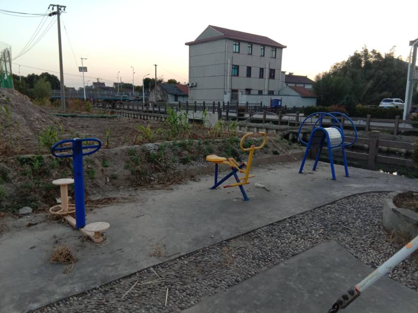 高永村5組高宅368號前健身路徑