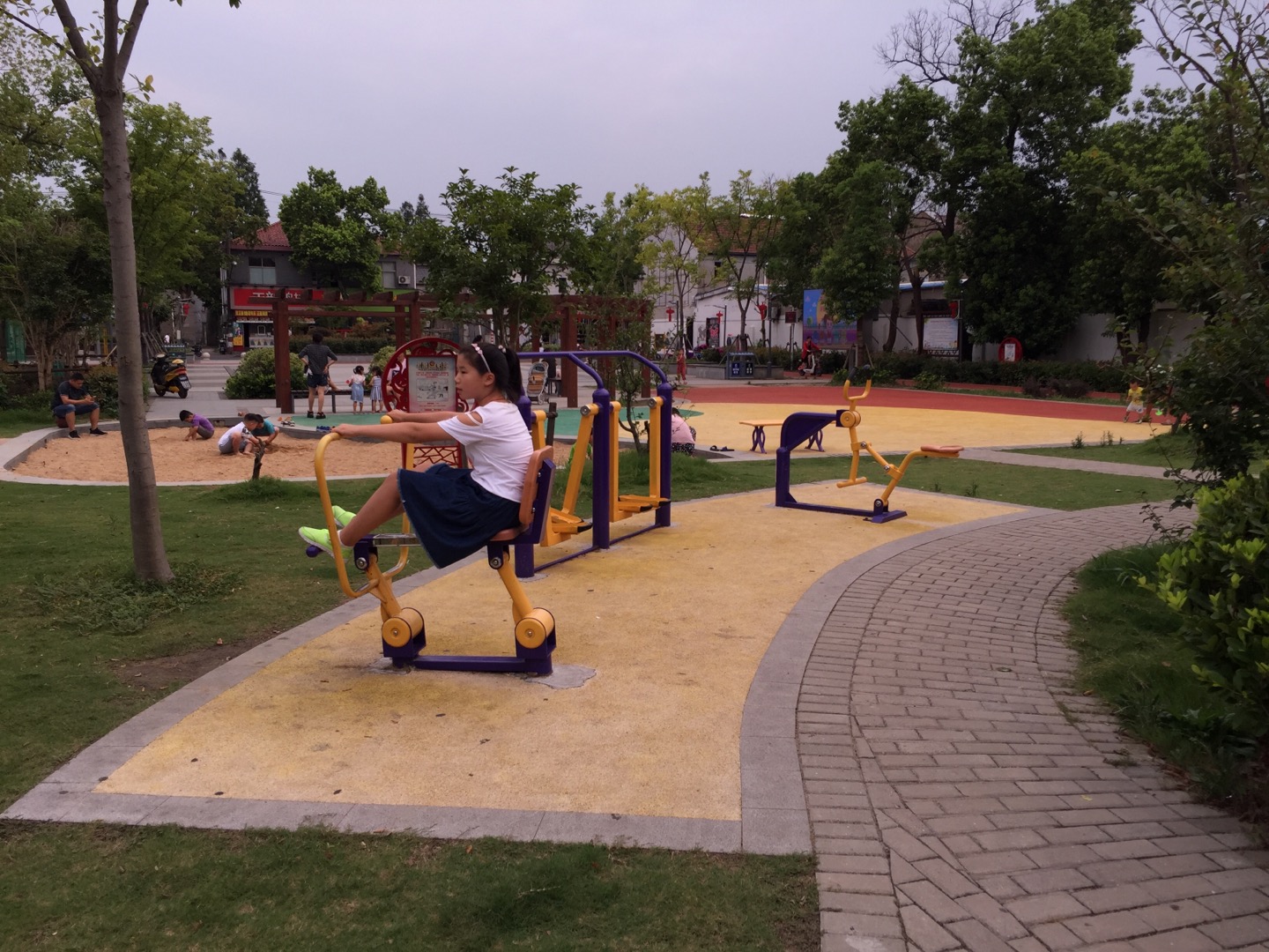 沈巷社區(qū)市民健身苑