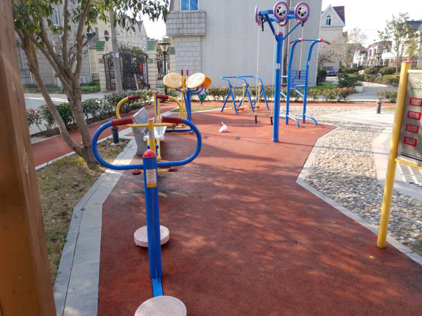 東場居委健身點（1）