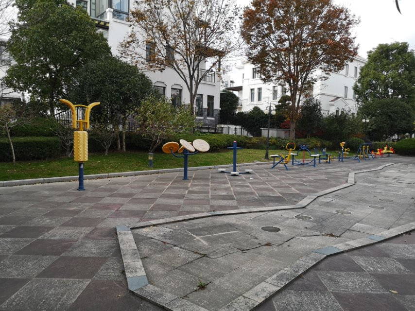 江薇居委健身苑點