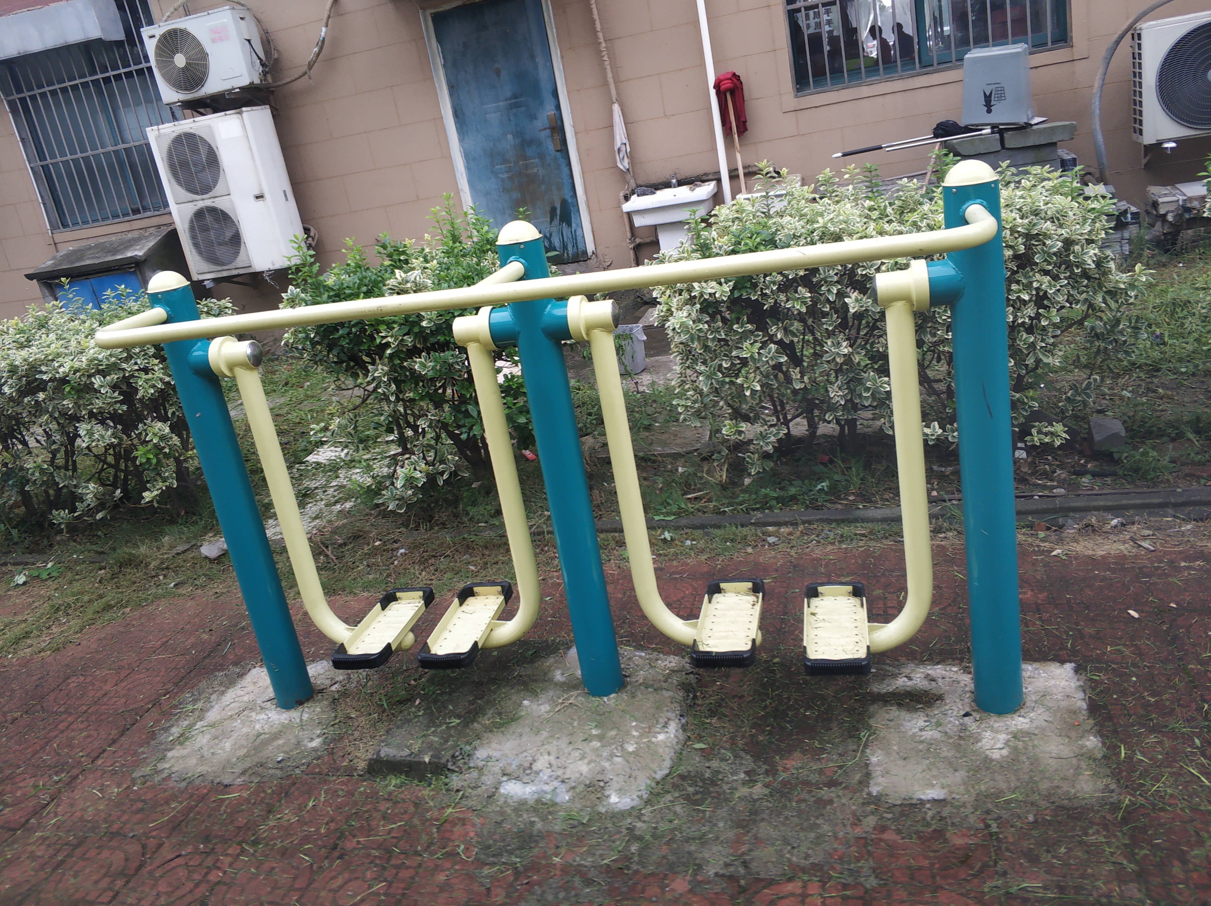 雙位太空漫步機