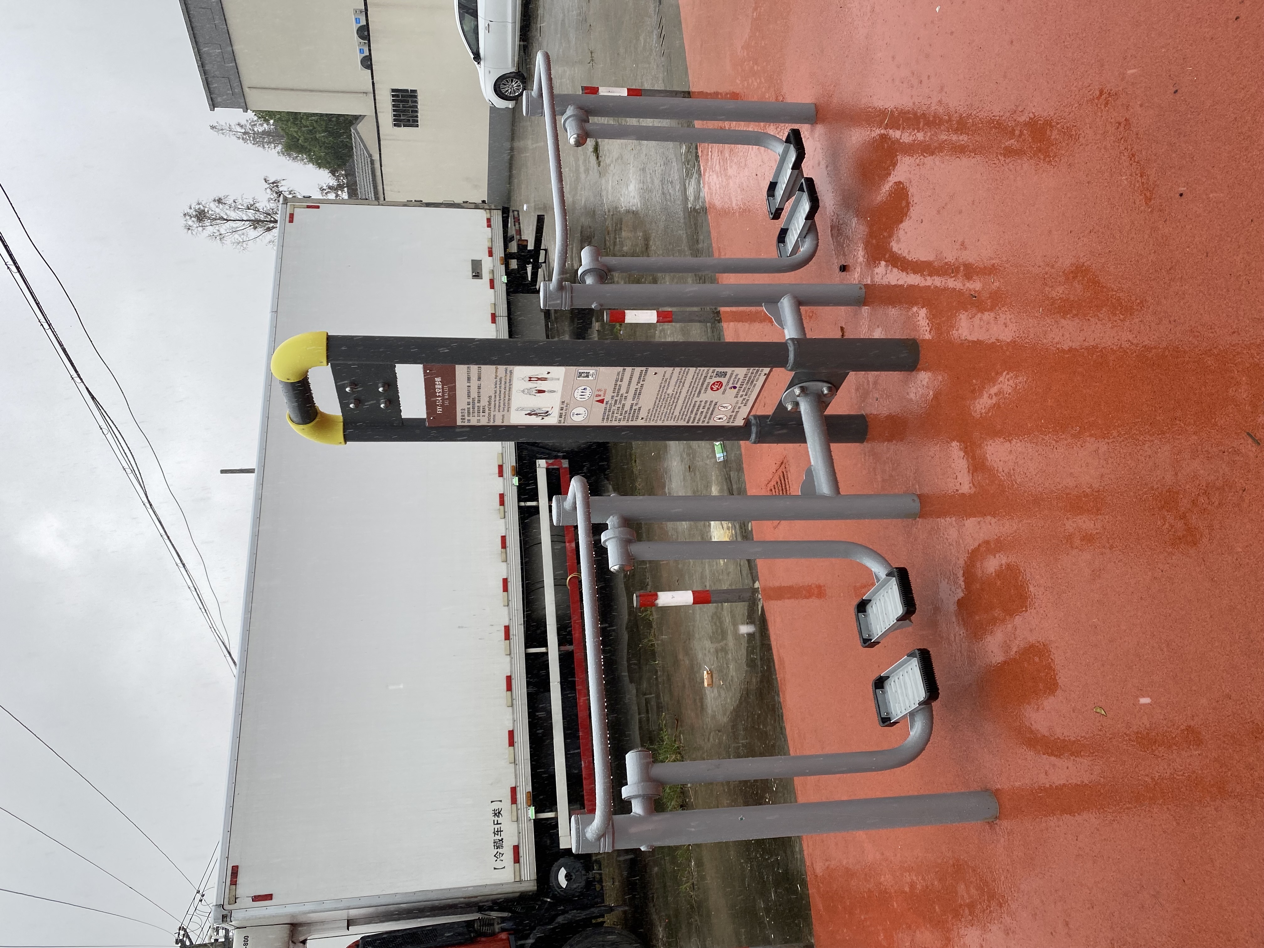 二位智能太空漫步機(jī)