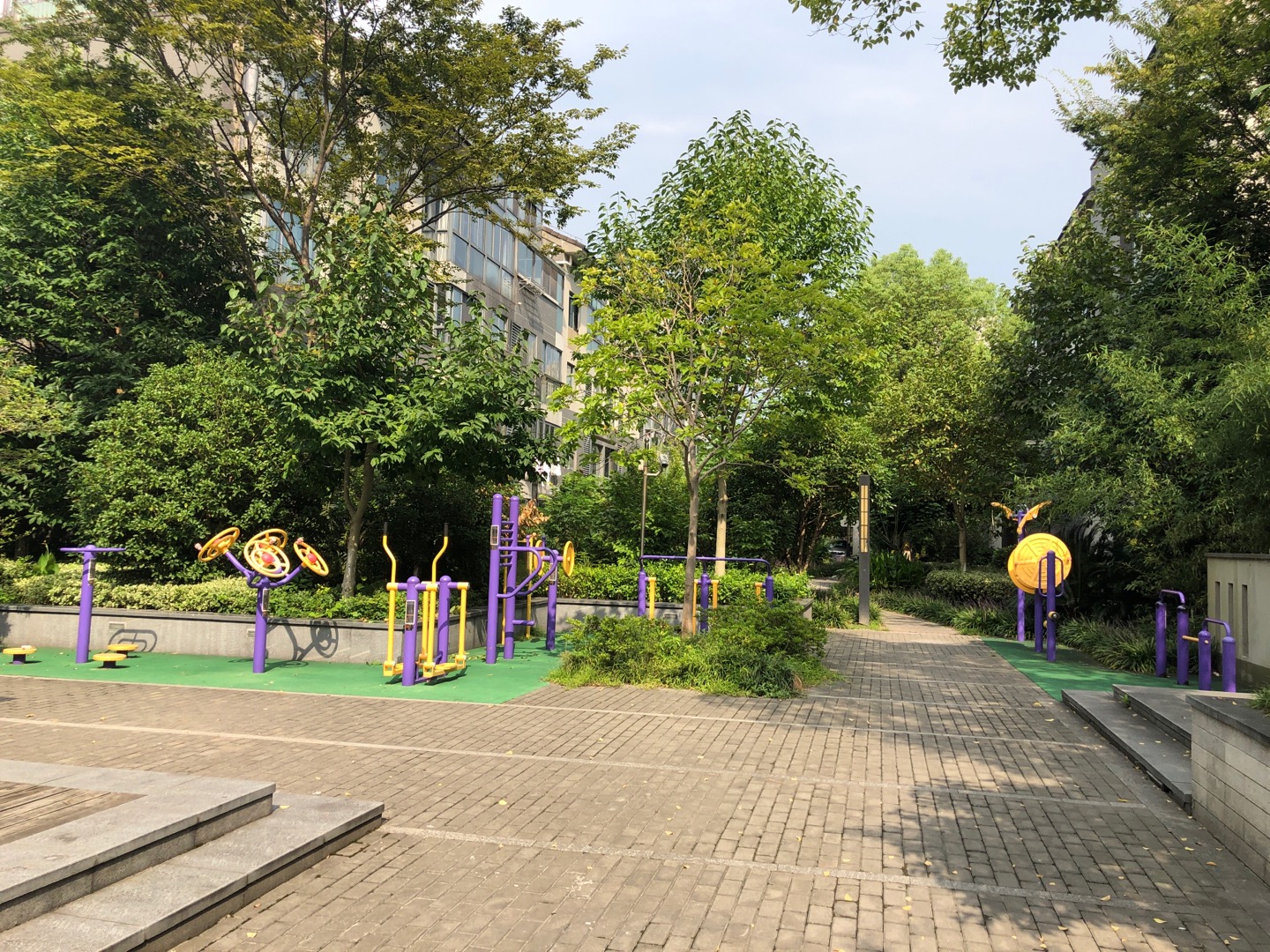 青樂社區(qū)健身苑點(diǎn)6