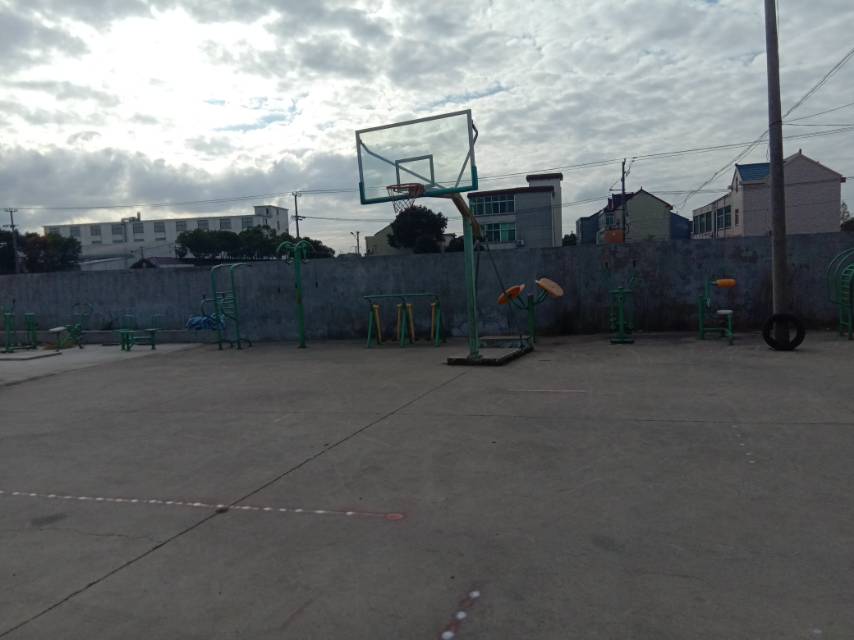 杜尹村3隊公共籃球場