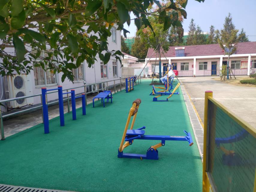 新海鎮(zhèn)怡沁敬老院健身點