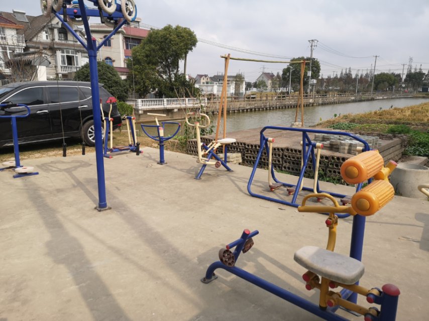 瓦南村1組健身點(diǎn)