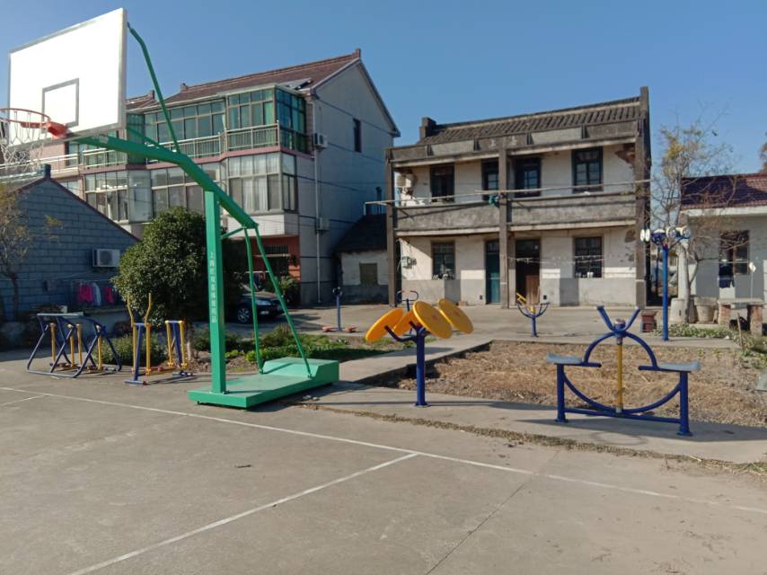 紅三村22組長(zhǎng)興577號(hào)前健身路徑