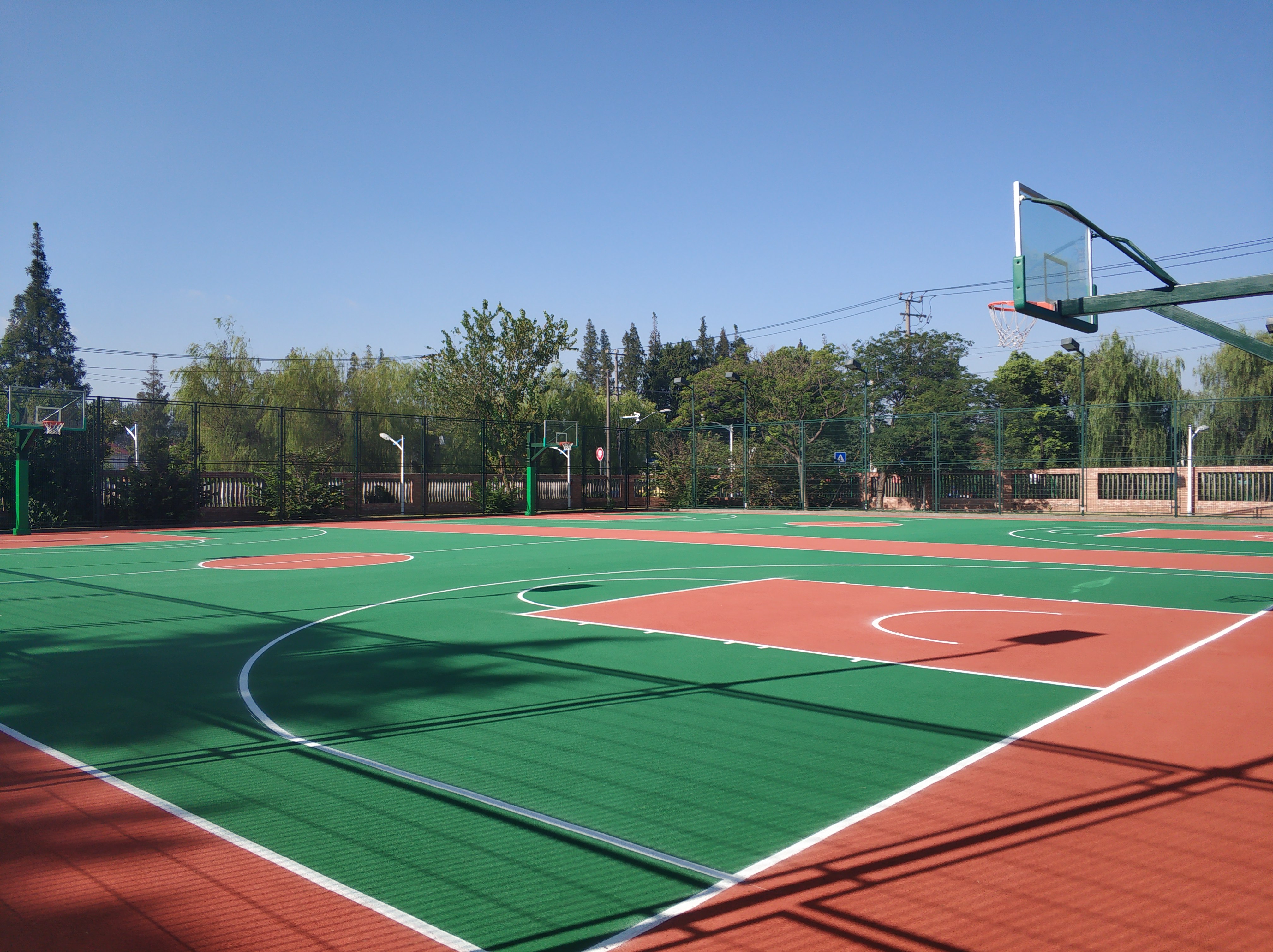 香花橋社區(qū)籃球場(chǎng)