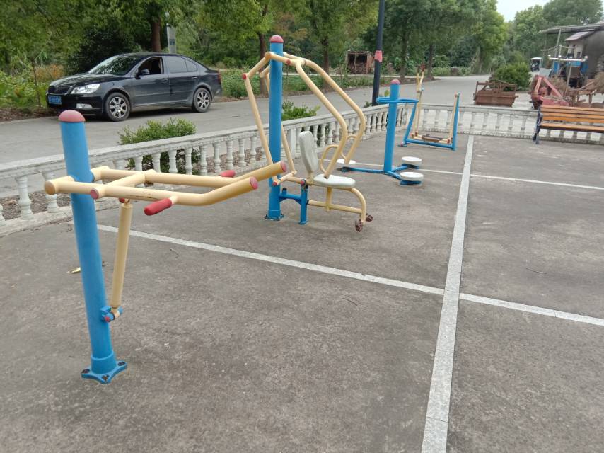 堡鎮(zhèn)米行村4隊健身點