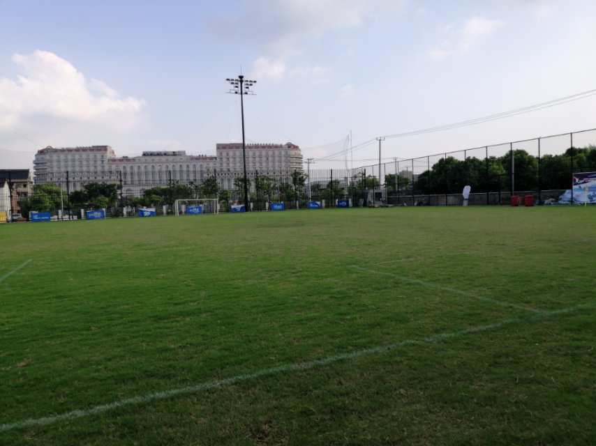 王泥浜村足球場(chǎng)