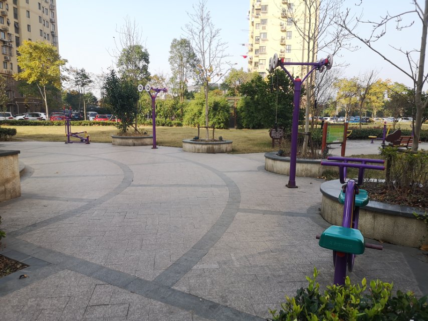 浦東三林鎮(zhèn)三彩路166弄健身點(diǎn)