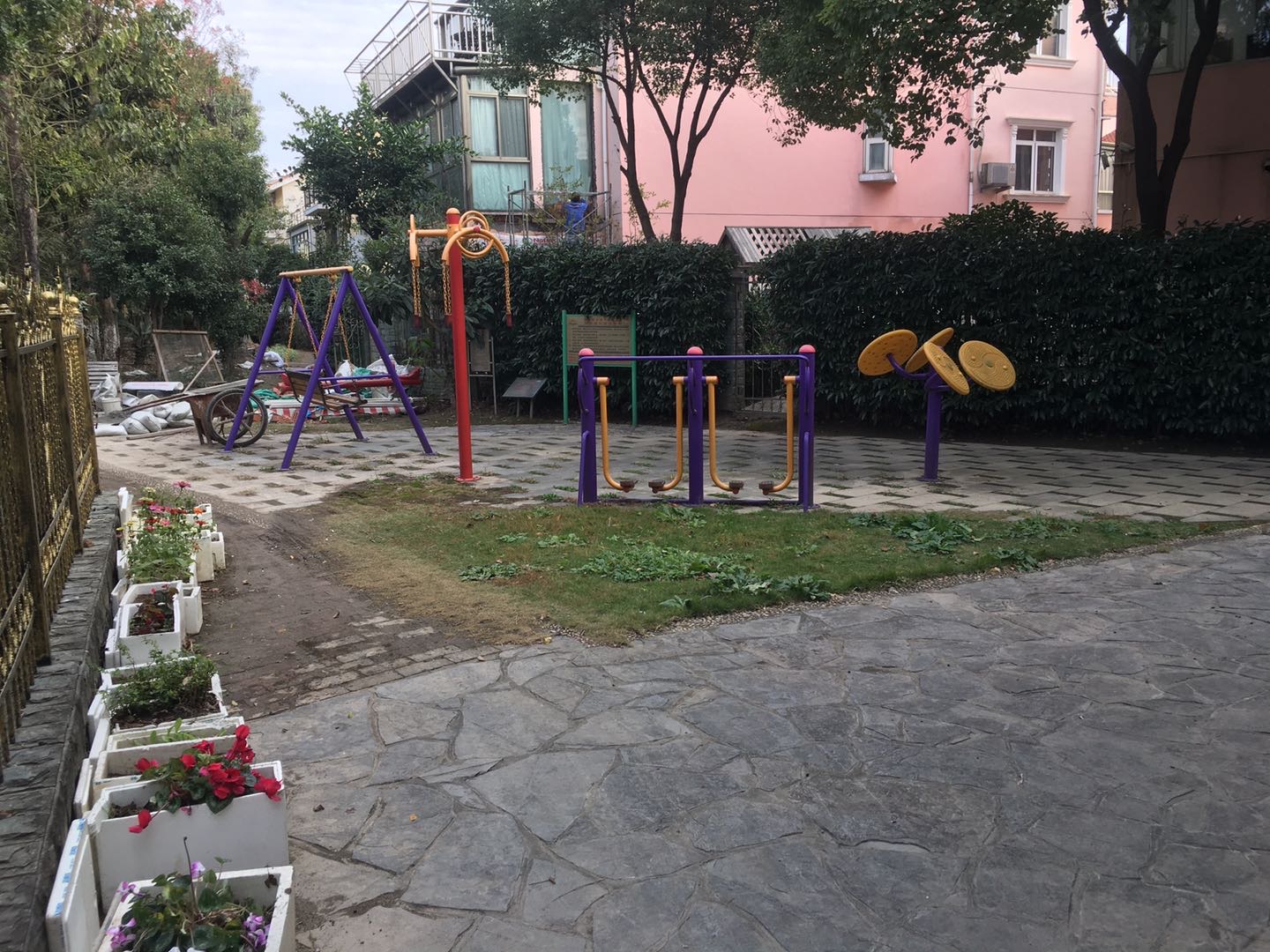 金橋鎮(zhèn)陽光居民區(qū)健身苑點(diǎn)