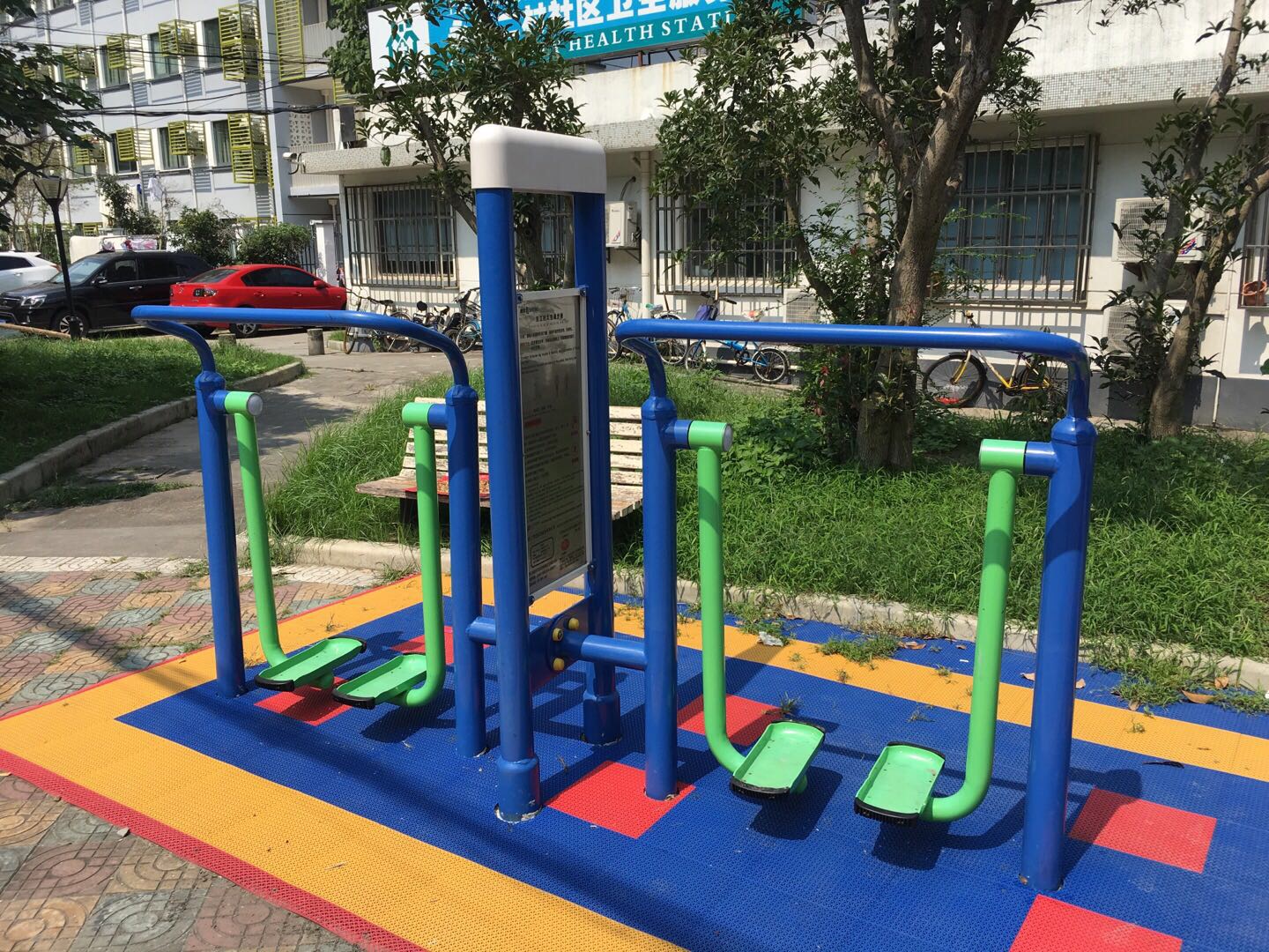 雙立柱太空漫步器