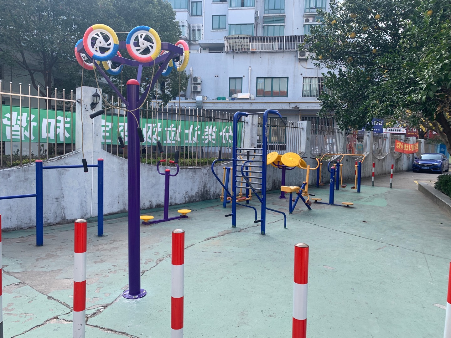 梅花新村健身點(diǎn)