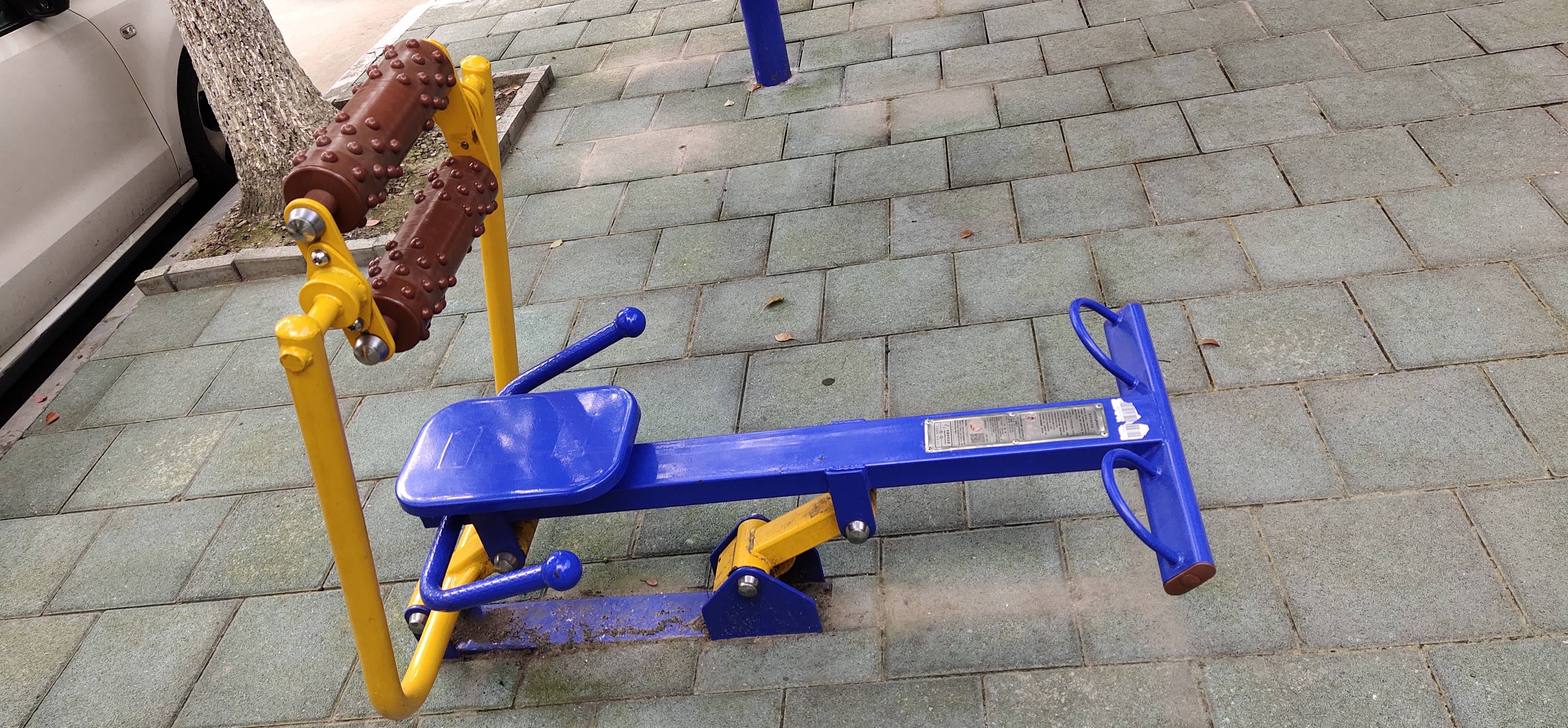 腹背屈伸/劃船訓(xùn)練器