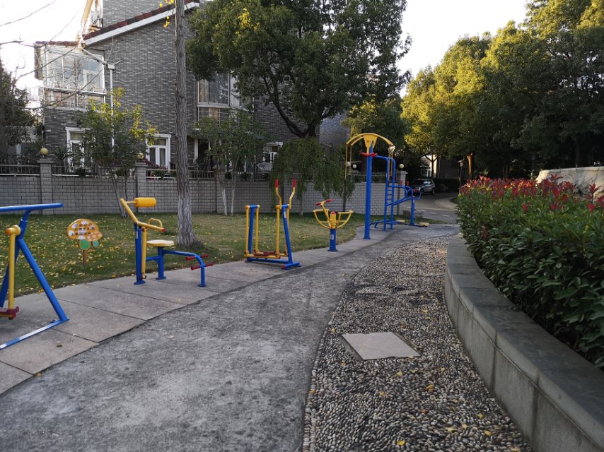 湯臣豪庭居委健身苑點