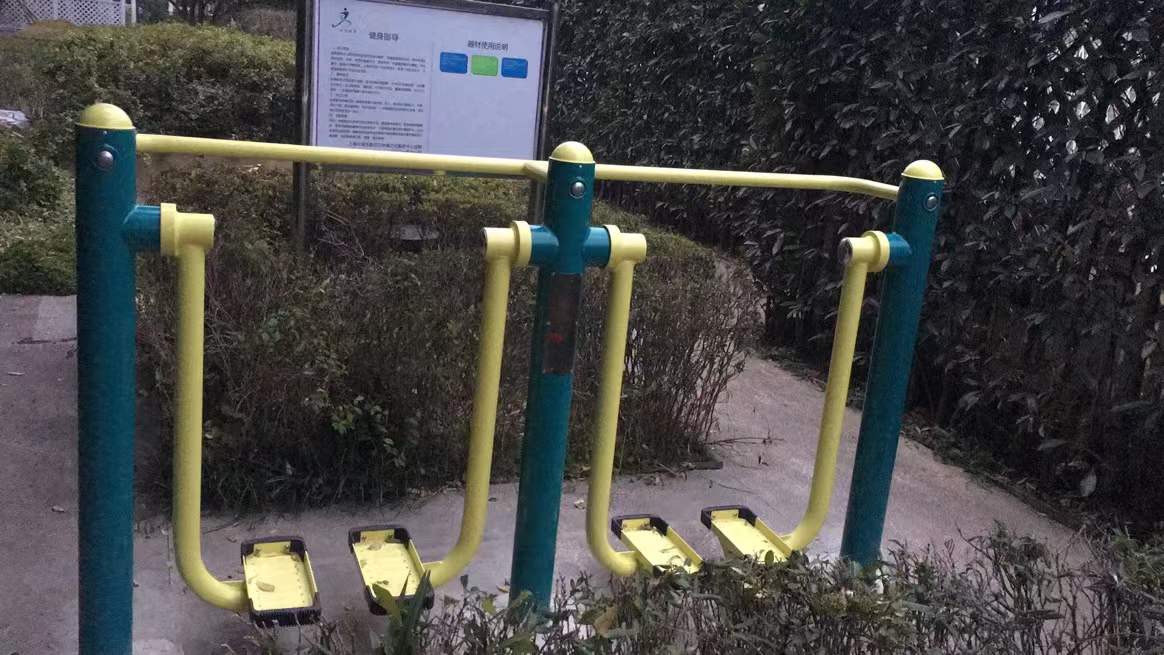 二位智能太空漫步機(jī)