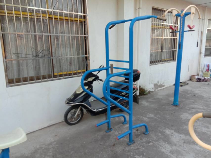 多功能訓(xùn)練器