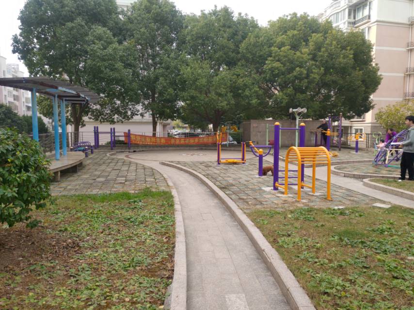 鑫通小區(qū)健身點