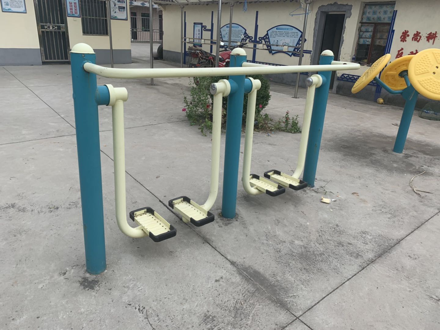 雙位太空漫步機