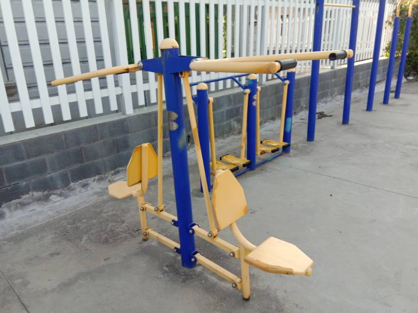 坐拉訓(xùn)練器