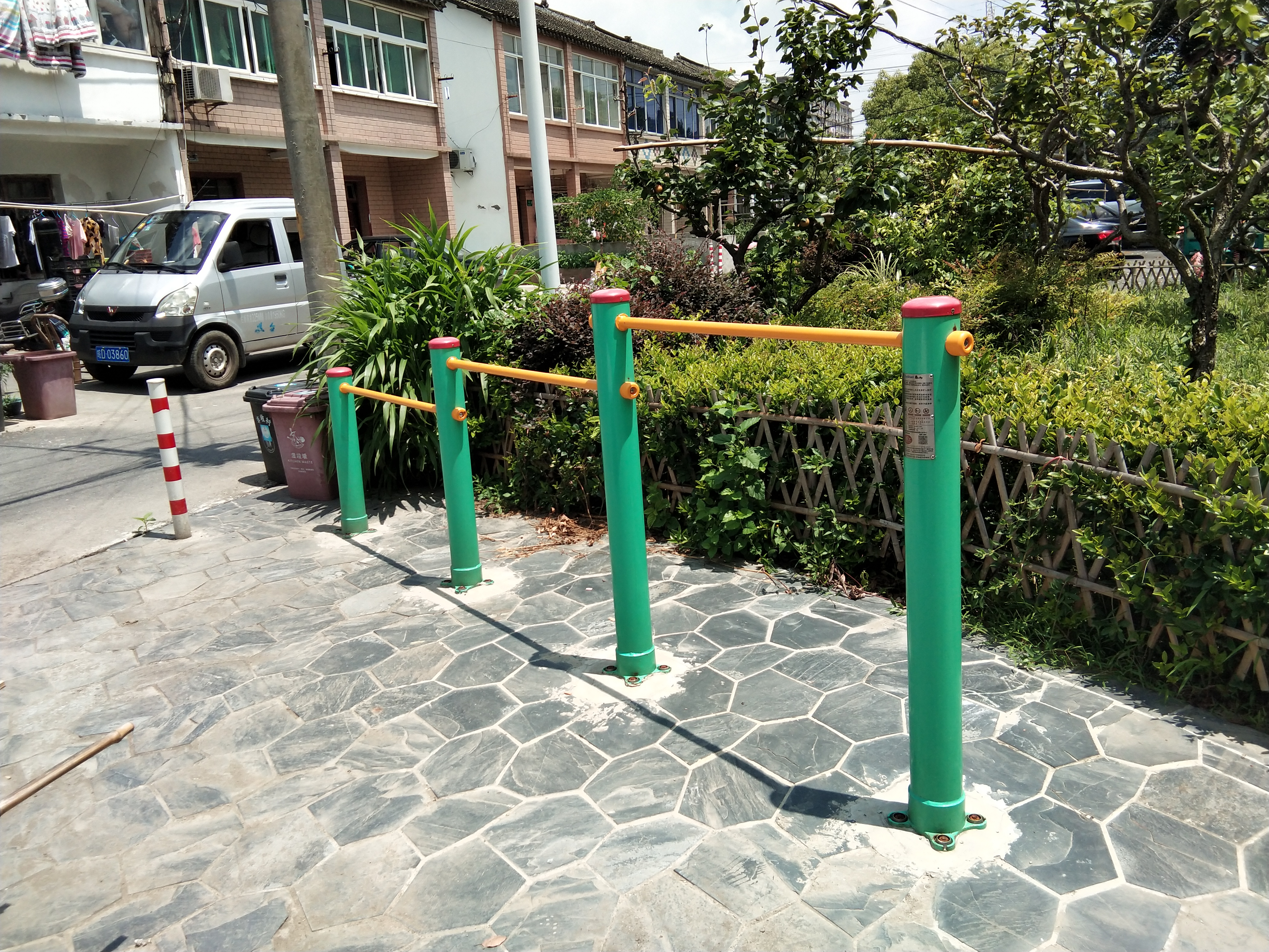 多聯(lián)壓腿架