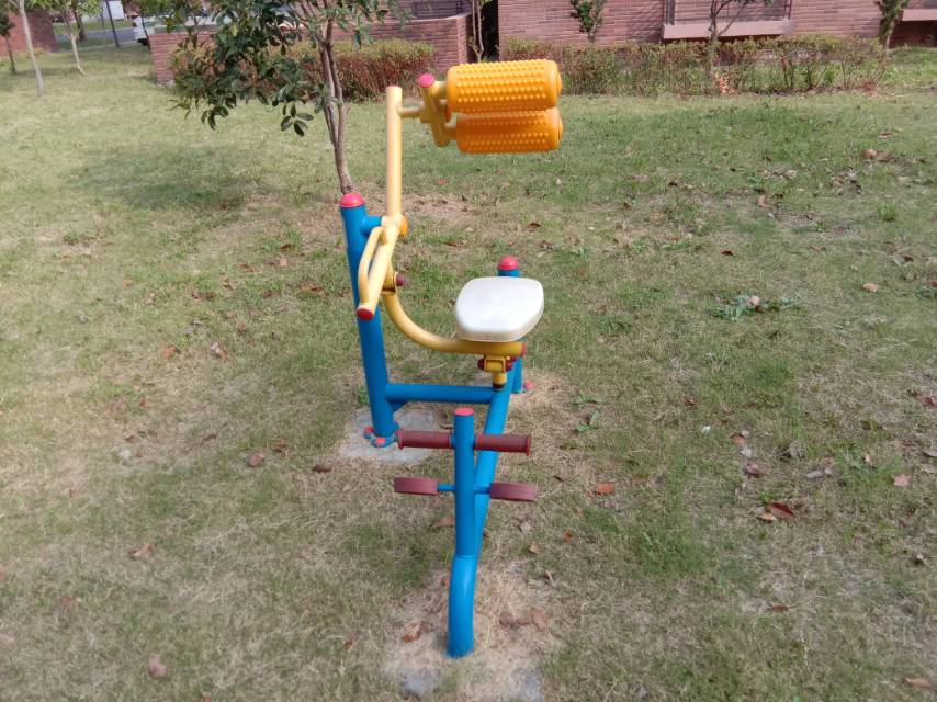 自重腹背鍛煉器