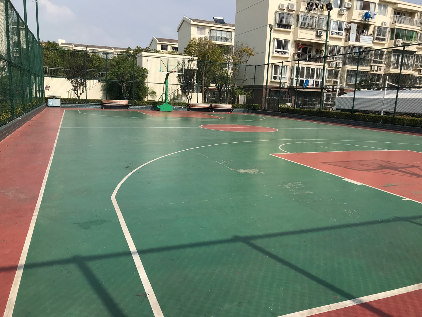 鳳凰居住區(qū)籃球場(chǎng)