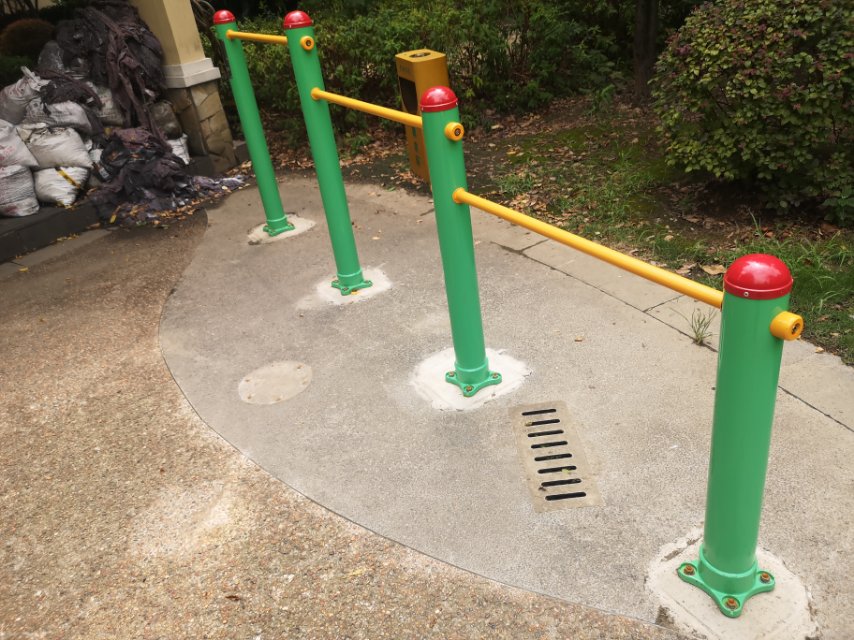 多聯(lián)壓腿架