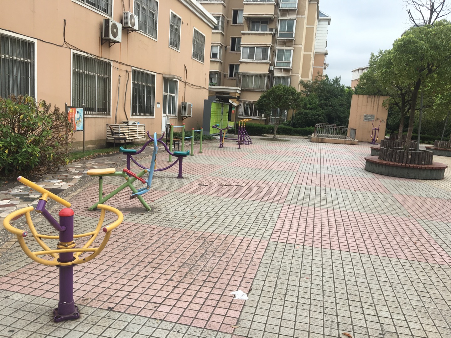 新月明月園健身點(diǎn)