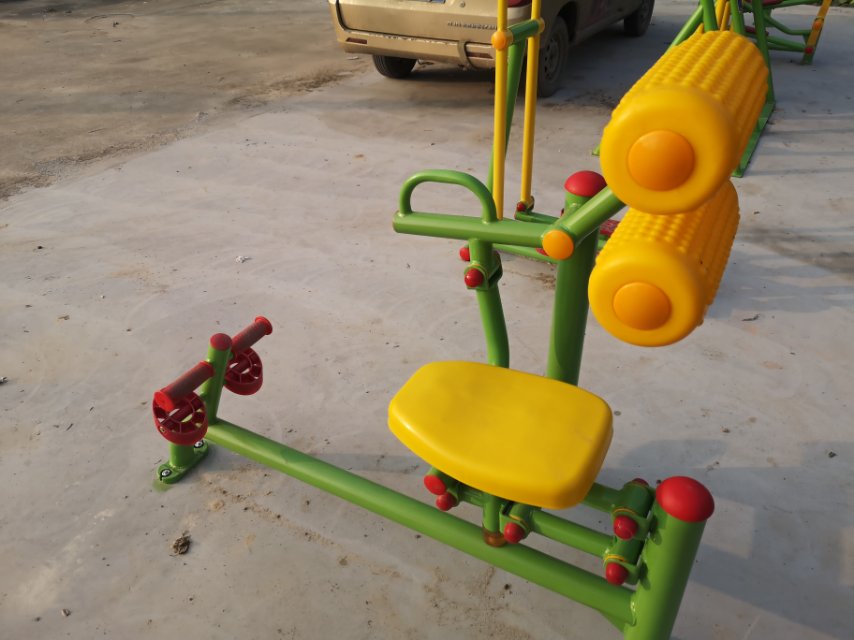 自重腹背鍛煉器