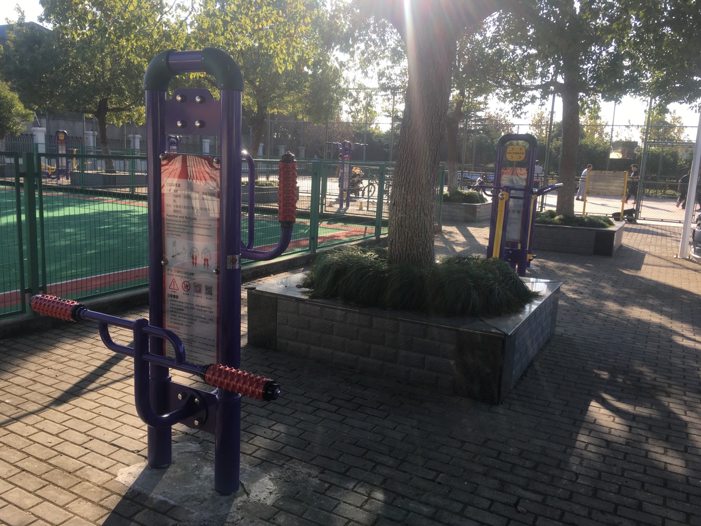 躍豐村活動(dòng)中心健身點(diǎn)