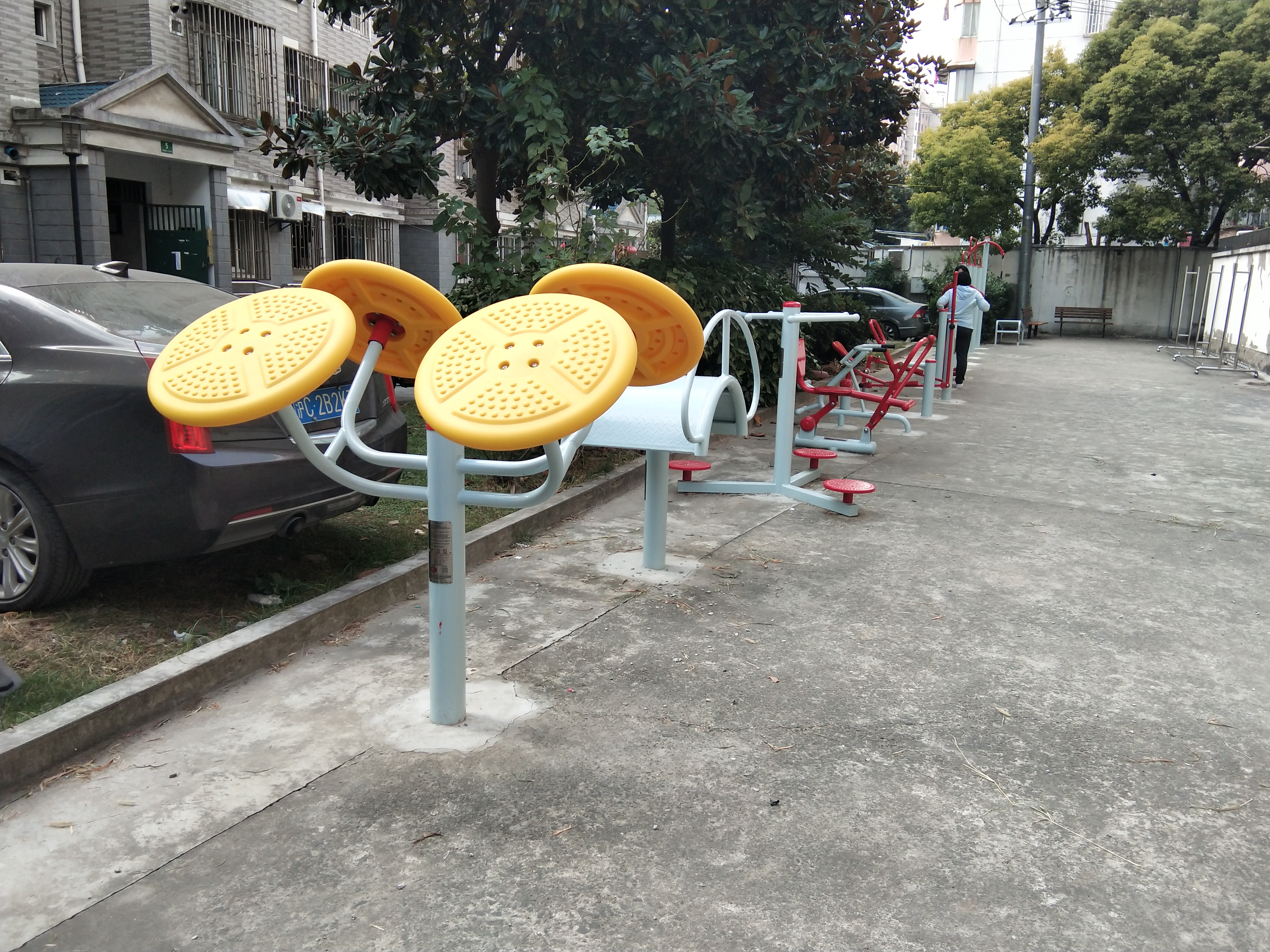 蓮中居委健身點(diǎn)