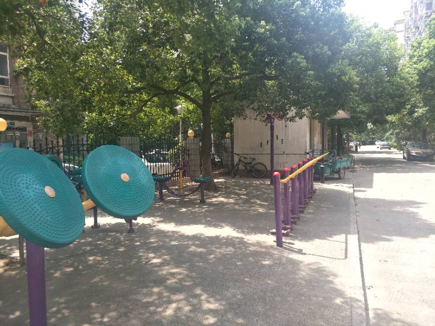 新月錦繡園健身苑點(diǎn)