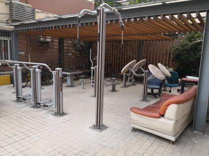 靜安區(qū)寶山路街道止園新村居委健身點 （止園路400弄）