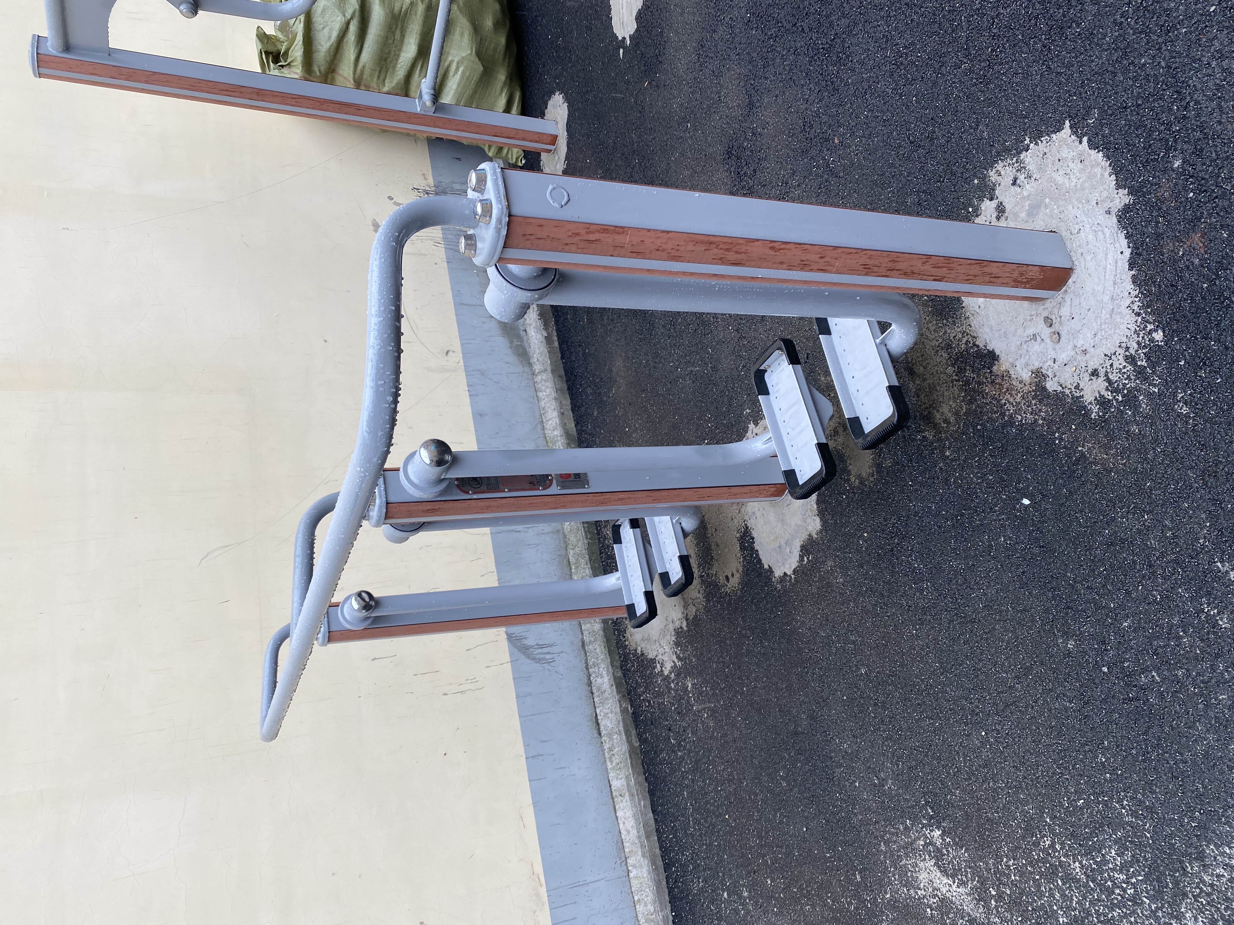 雙位太空漫步機