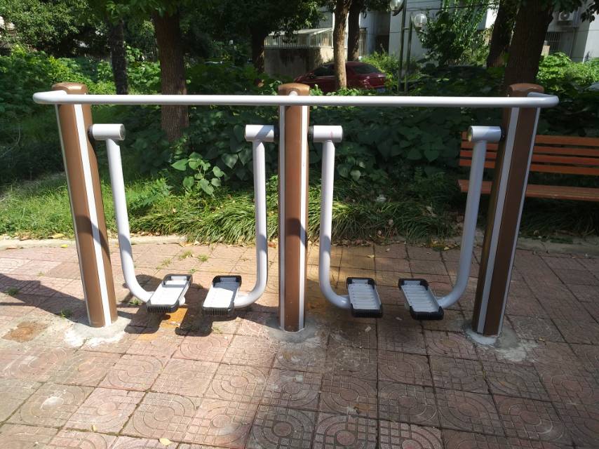 雙位太空漫步機(jī)