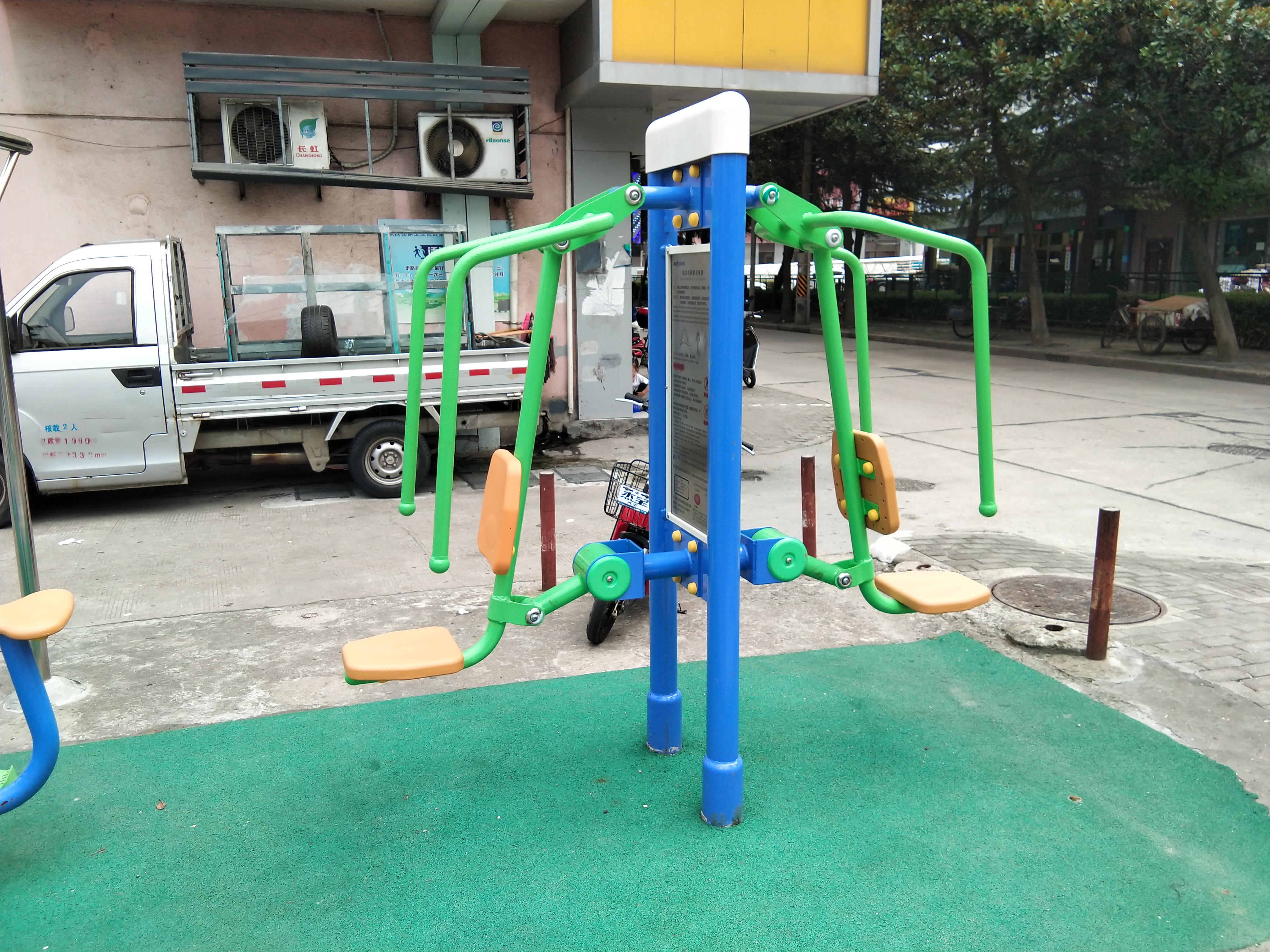 雙立柱前推訓練器