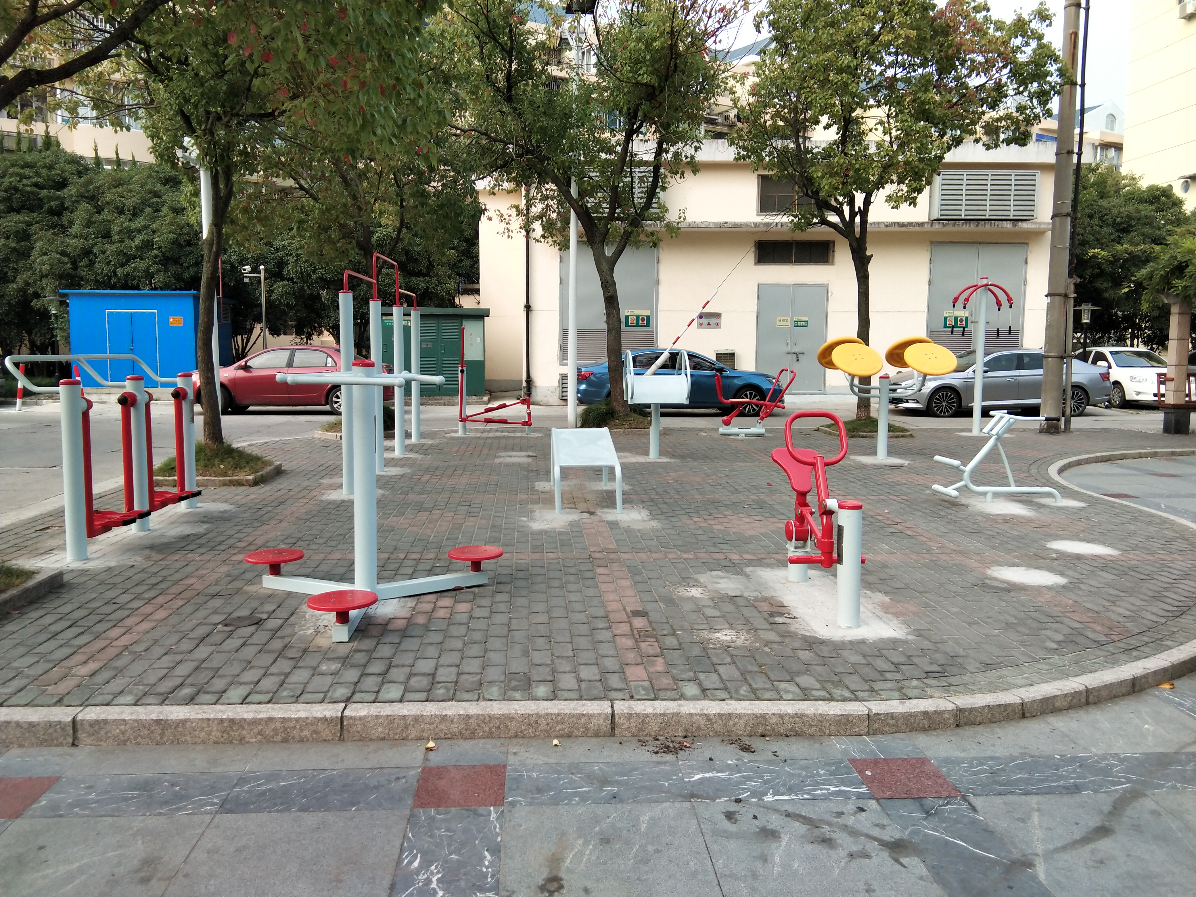 天池居委健身點