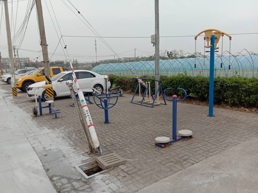 軍民村四組馮家宅15號(hào)健身路徑