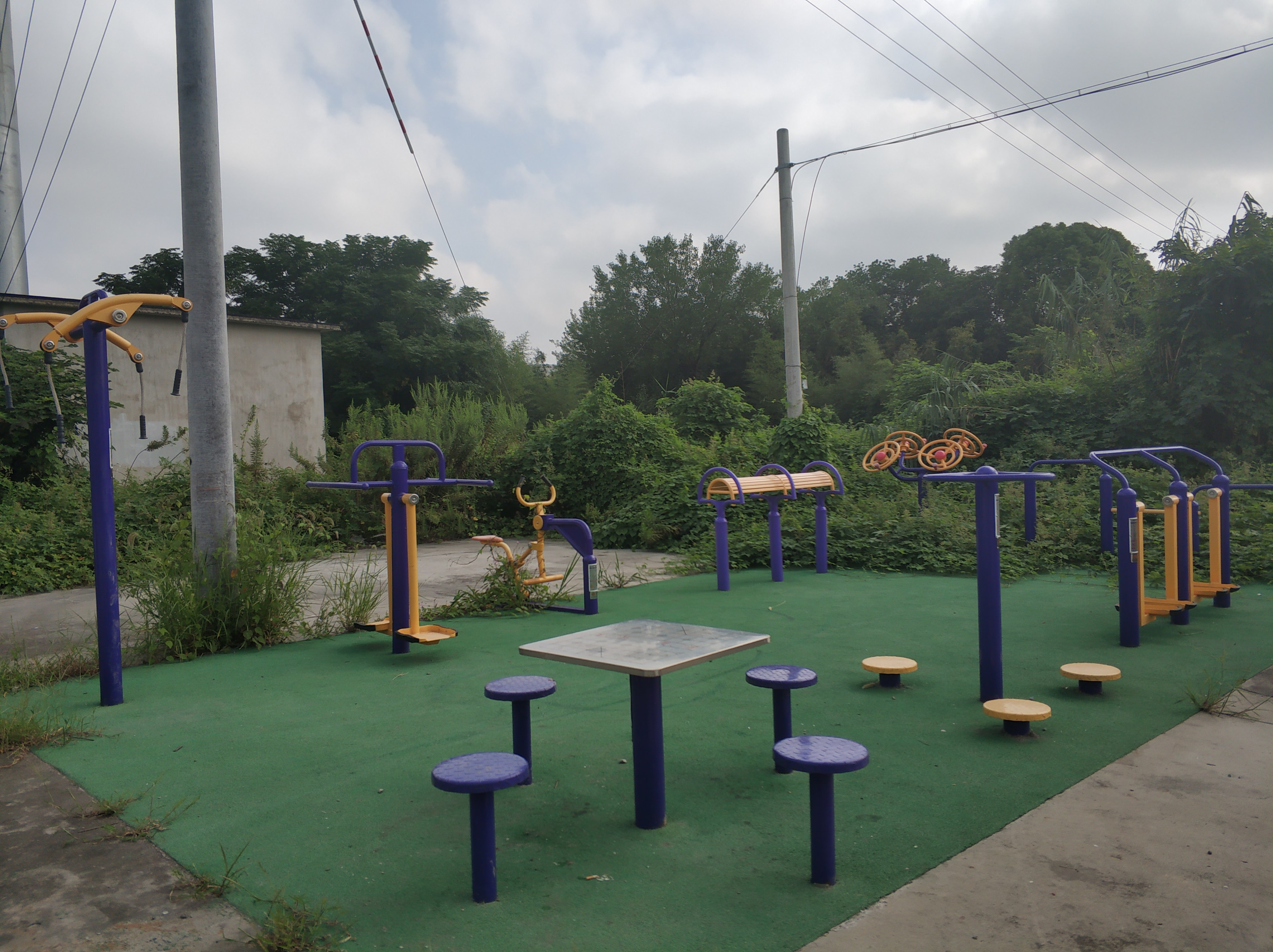 香花橋街道燕南村村部健身苑點(diǎn)