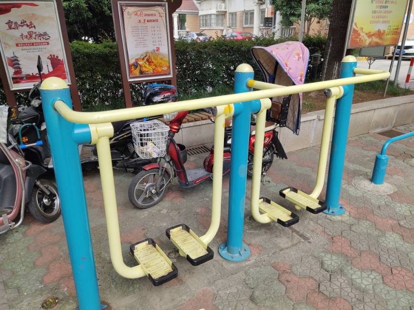 雙位太空漫步機(jī)