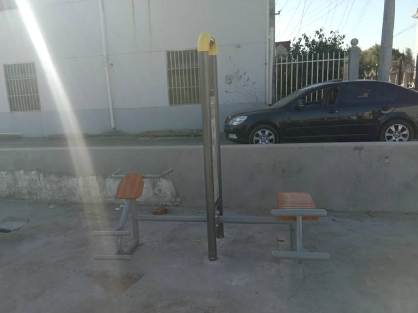 腹肌訓(xùn)練器