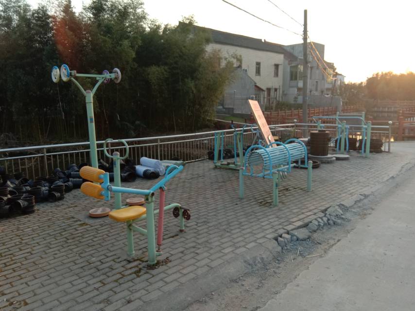 會(huì)龍村4組健身點(diǎn)