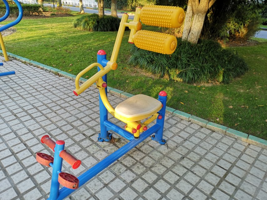 自重腹背鍛煉器