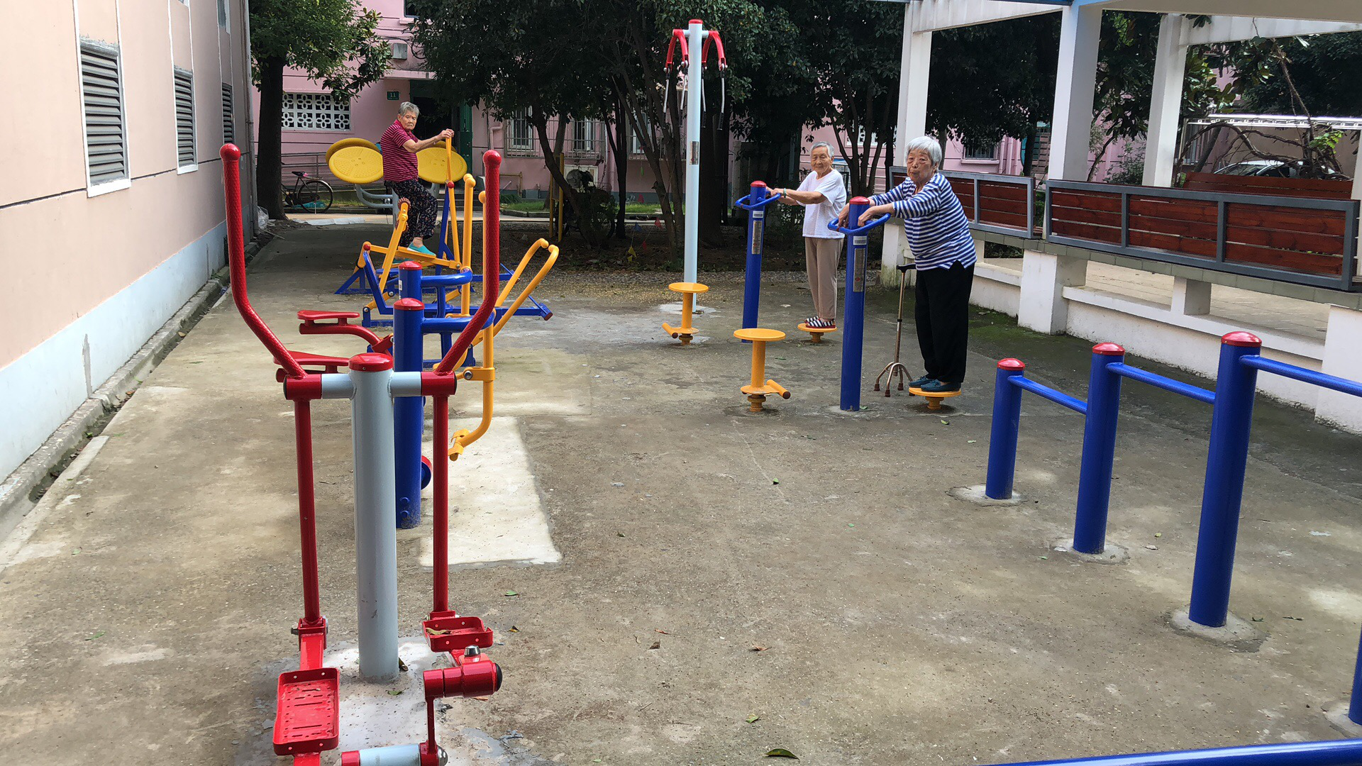 金旋居委健身點